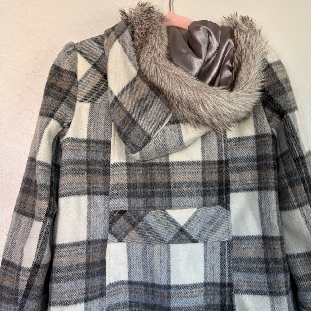 ASOS Miss Selfridge Gray Plaid Pea Coat with Faux Fur Trim Hood Size 8 - Picture 5 of 5